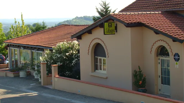 Logis Hotel Crêtes De Pignols