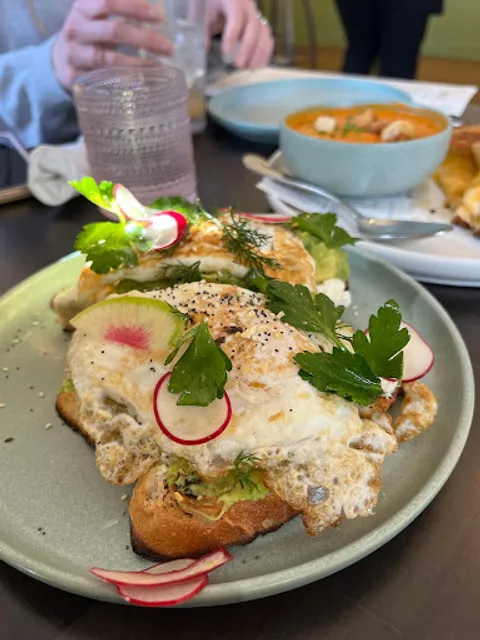 EvaDean's Bakery and Cafe