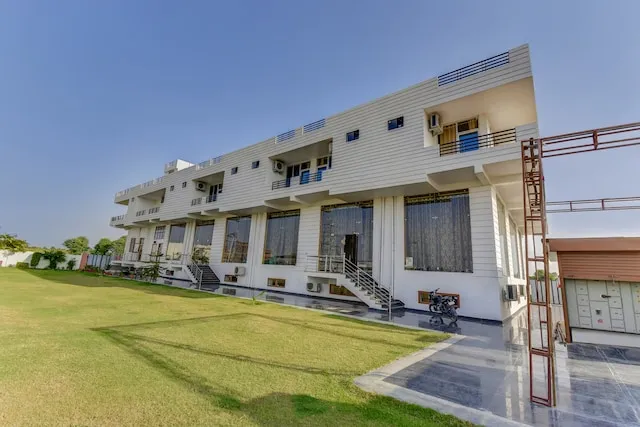 Collection O Hotel Gulmohar