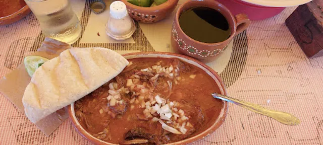 Birria en horno “El Crucero”