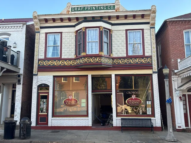 Hermann Crowned Cat Cafe