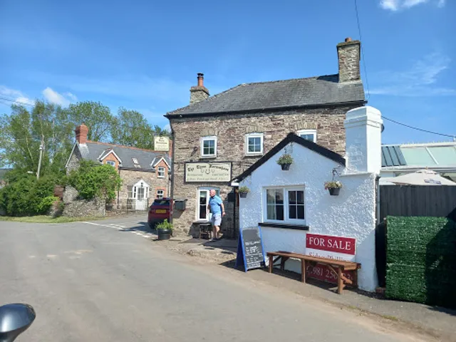 The Three Horseshoes