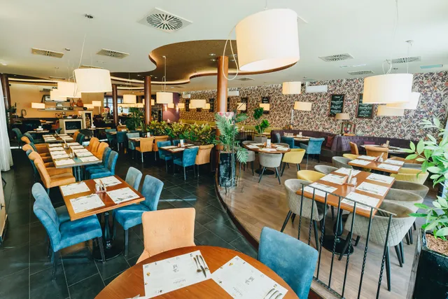 VakVarjú Étterem Újlipótváros