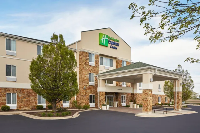 Holiday Inn Express & Suites Pekin (Peoria Area) by IHG