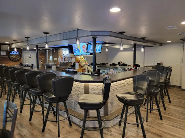 Uncle Larry’s Rustic Inn