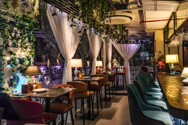 Veranda Khar - All Day Dining & Cocktail Bar