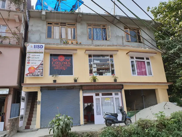 Hotel Himali Retreat