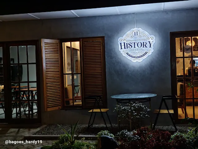 History Cafe & Resto