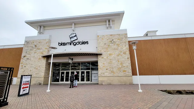 Bloomingdale's Outlet