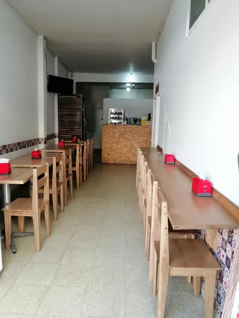 Restaurante y Cafetería Punto Rojo