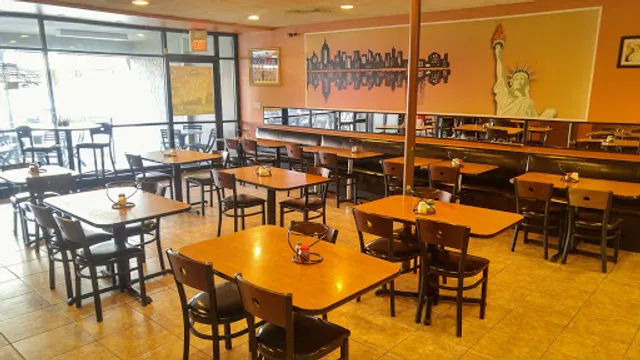 Racanelli’s New York Pizzeria