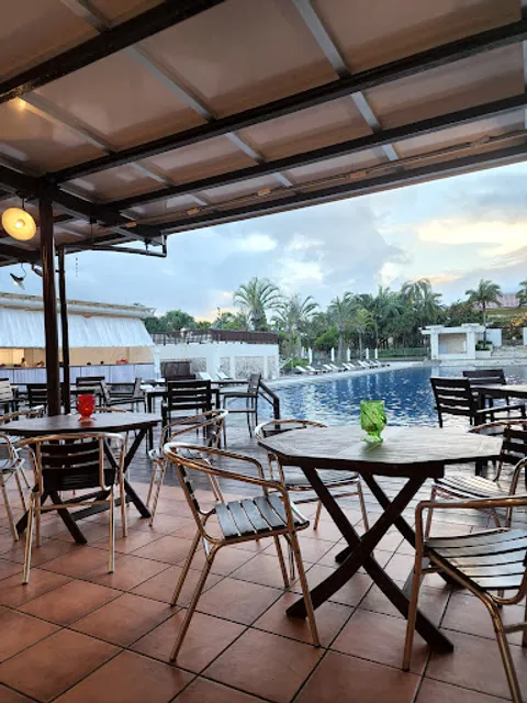 カジュアルダイニング パラディ