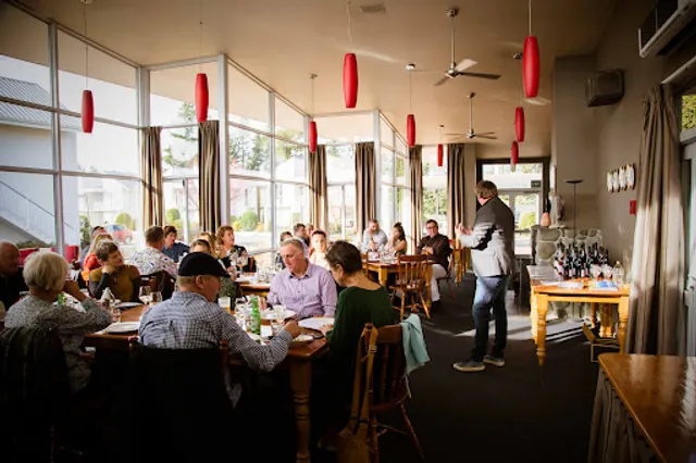 Shackleton's Bar & Grill