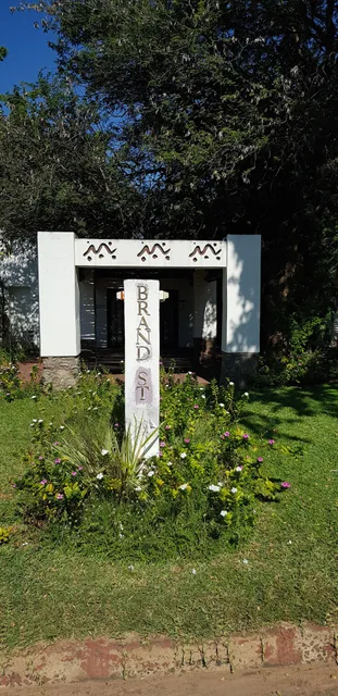 Beverly Hills Guest Lodge