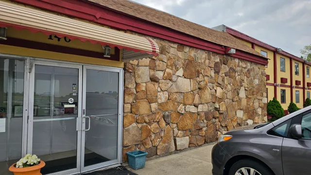 "Edelen's Braidwood Inn"