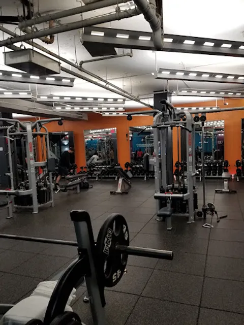 Crunch Fitness - 59th Street