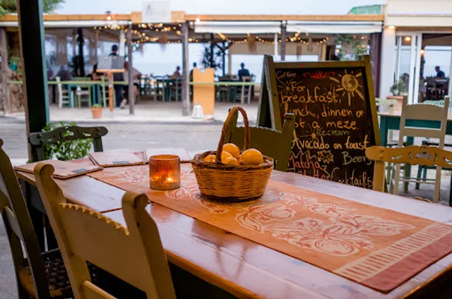 To Tzitziki sto Almiriki