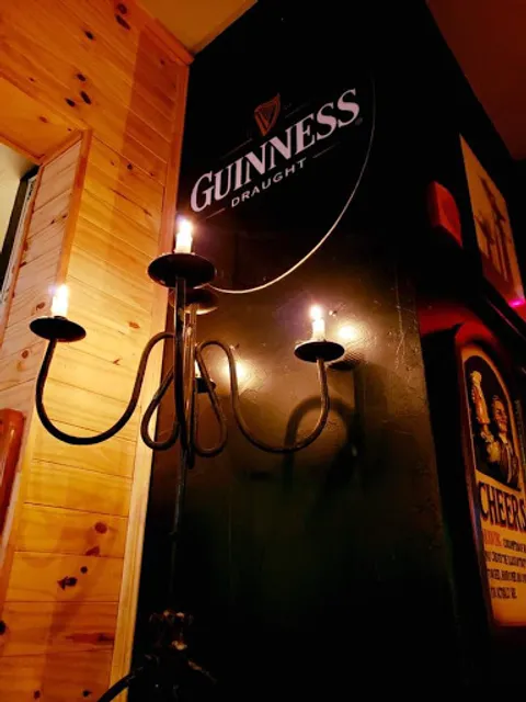 Deuxparquatre, Pub Brut