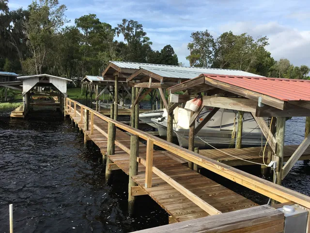 Crescent Lake Waterfront Community