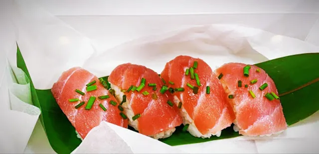 Restaurante Japonés - MIKOSAKA SUSHI