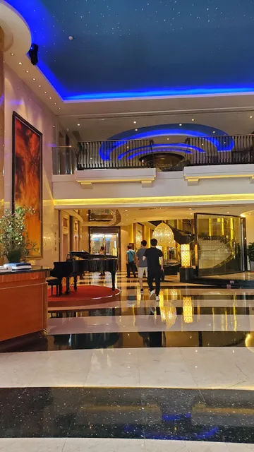 Jinyuan Seafood Hot Pot Restaurant