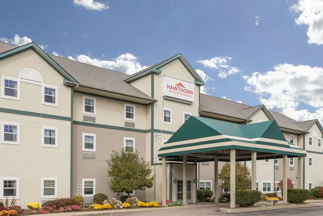 Hawthorn Suites by Wyndham Franklin / Milford Area