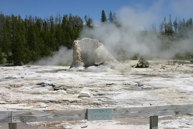 Giant Geyser