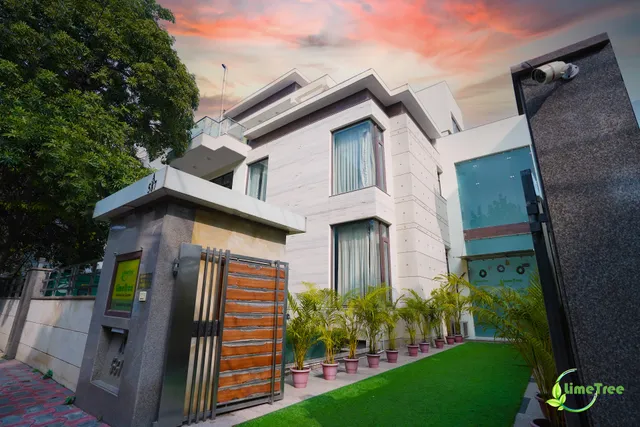 Lime Tree Hotel Sushant Lok Gurgaon at IFFCO Metro close to Leisure Valley , Sector 29