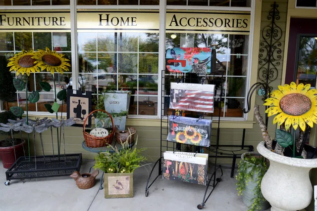 The Cottage on Second Avenue