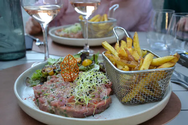 LE BISTROT DES HALLES