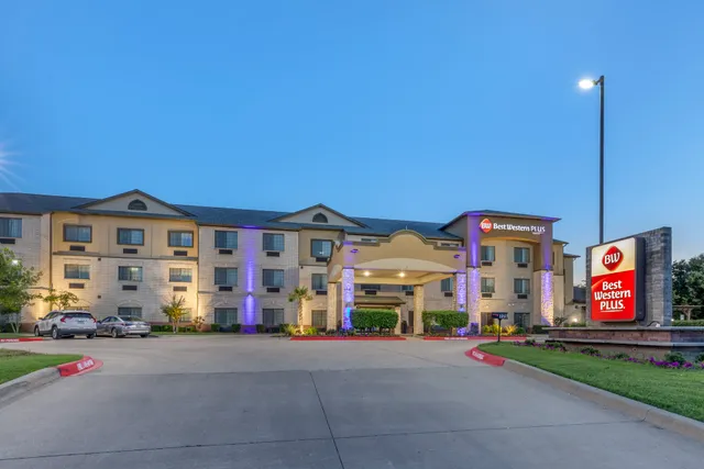 Best Western Plus Mansfield Inn & Suites
