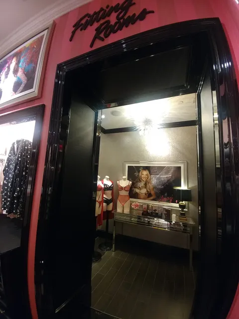 Victoria's Secret & PINK