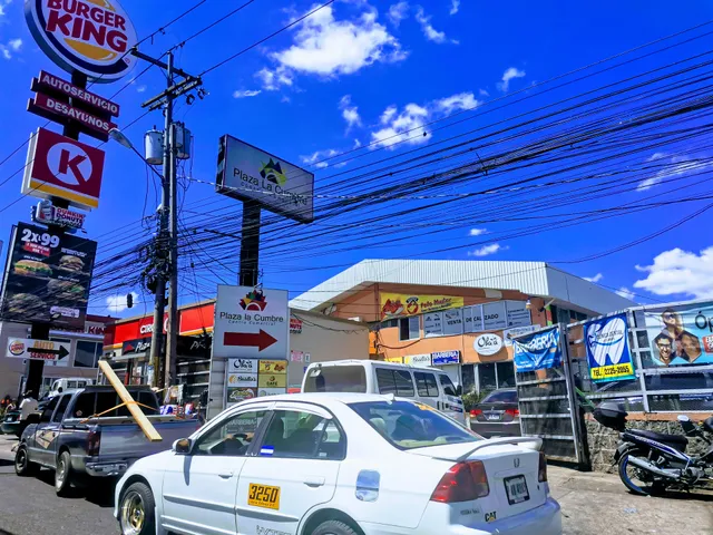 Centro Comercial Plaza La Cumbre