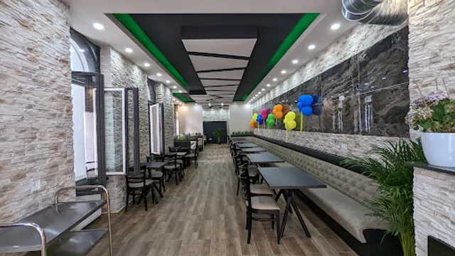 Eat Point (Öffnungszeiten unbekannt)