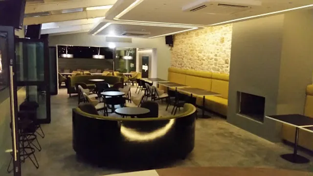 mojo Cafe Bar Restaurant