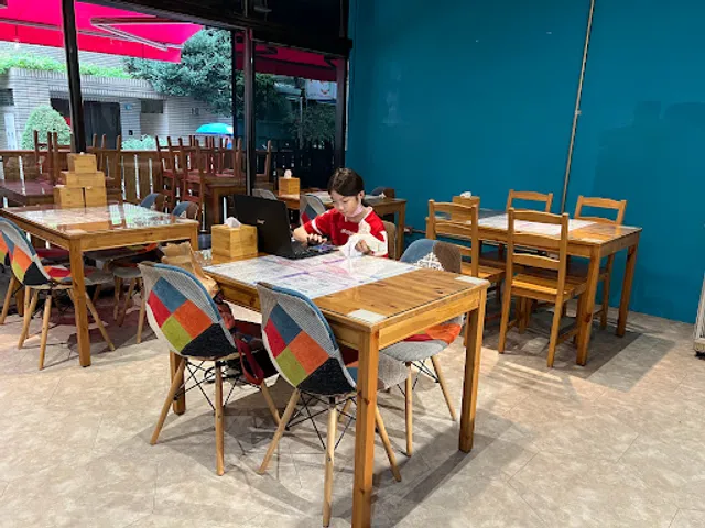 拍拍手披薩咖啡