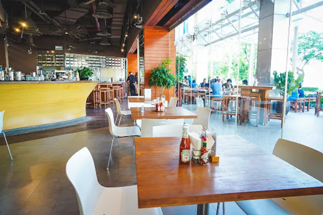 Boomerang Bistro Saigon