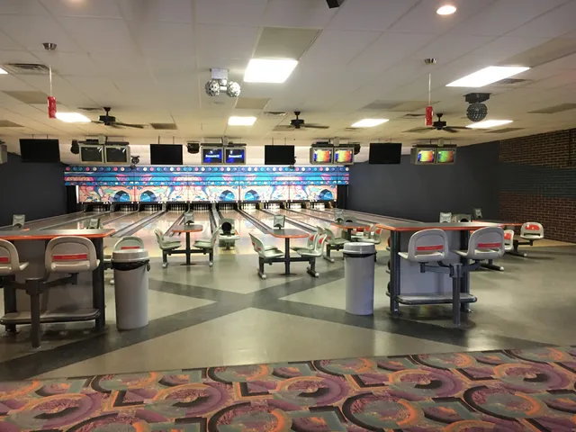B B's Bowling Alley