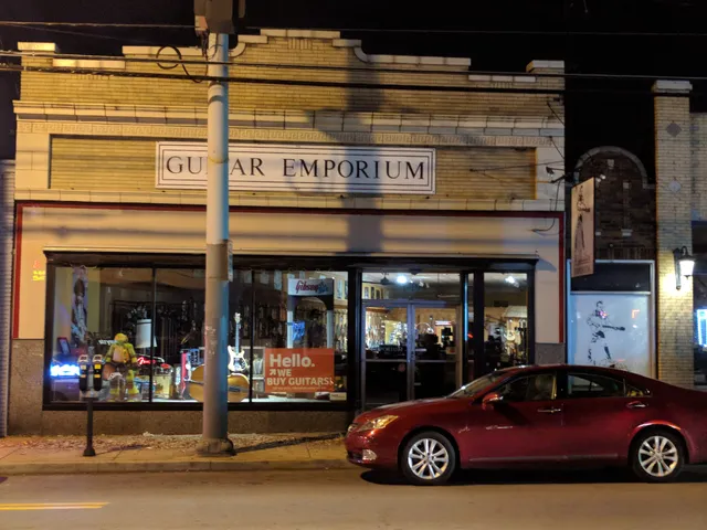 Guitar Emporium @ Maxwell's House of Music