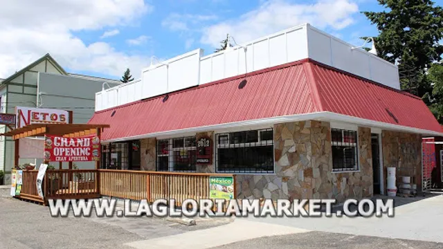 Netos Market & Bakery