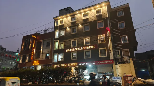 Wall Street by Rivlet