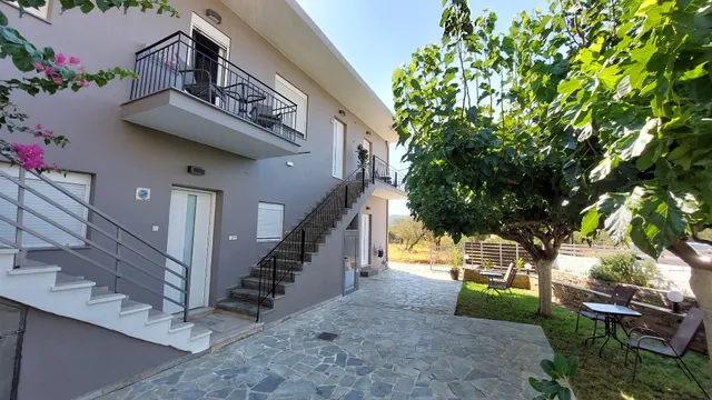 Ilias and Stelios Rooms & Studios