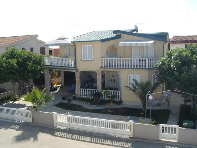 Apartmani Plavo Sidro