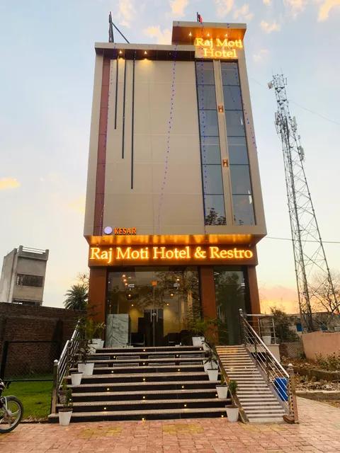 Raj Moti Hotel & Restro