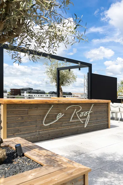 Le Rooftop 77