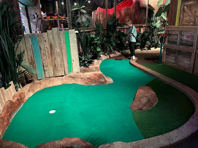 Volcano Falls Adventure Golf, Xscape Milton Keynes