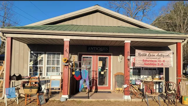 Rustik Livin Antiques and Homemade Gifts