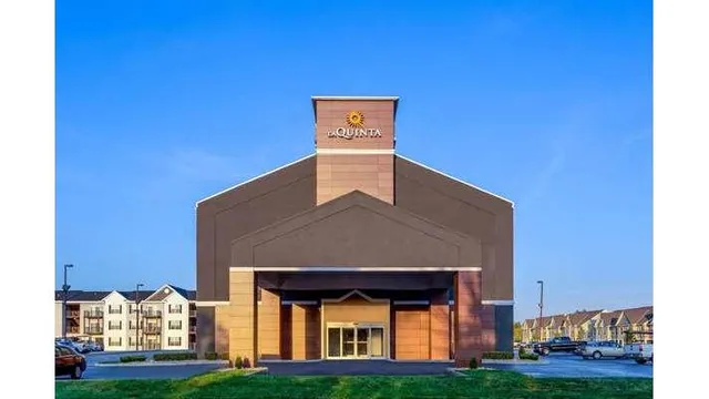 La Quinta Inn & Suites by Wyndham Columbus West - Hilliard