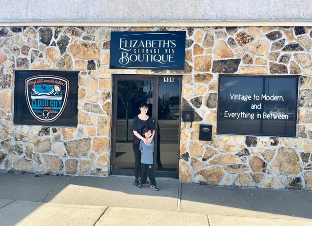 Elizabeth’s Storage Bin Boutique