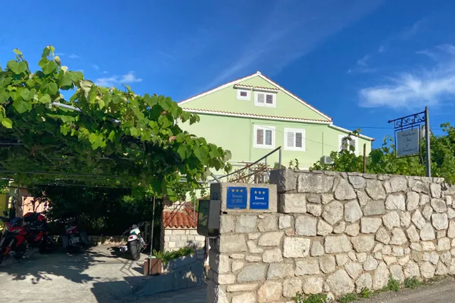 Alaburic Bed & Breakfast